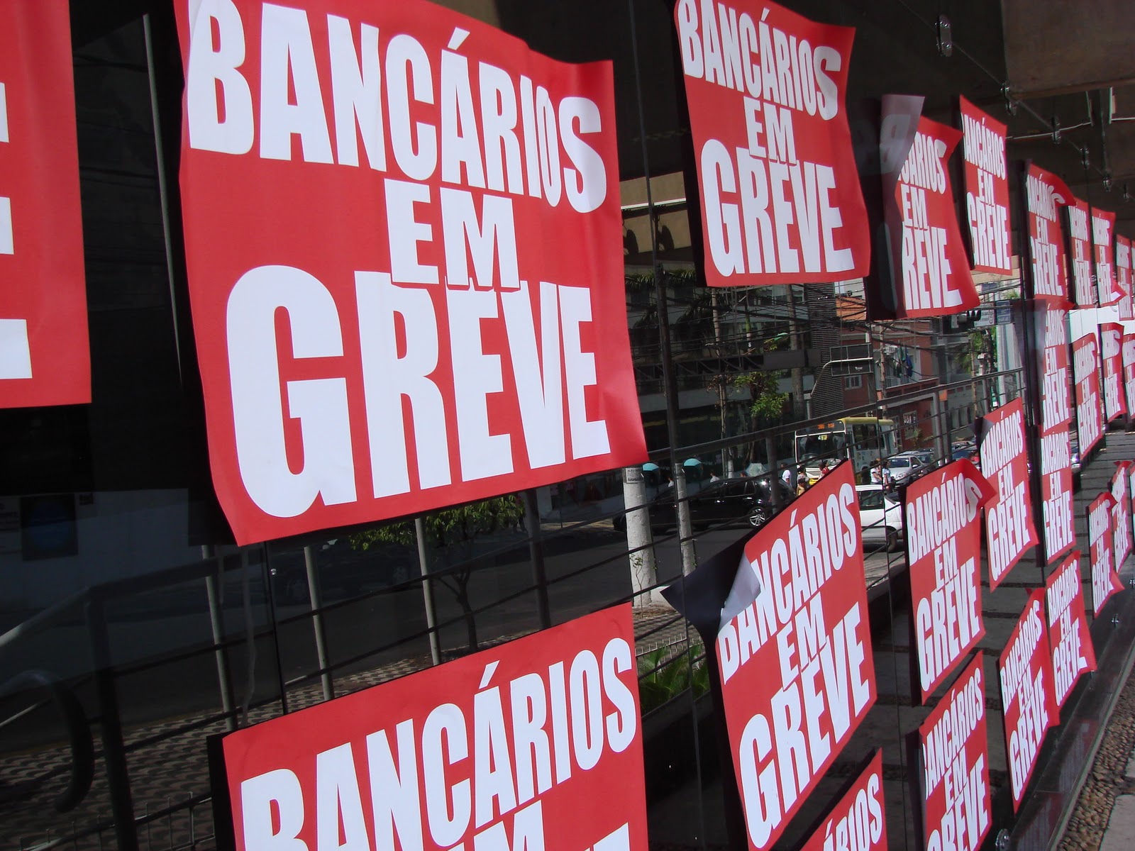 Bancários ameaçam iniciar movimento grevista na Paraíba