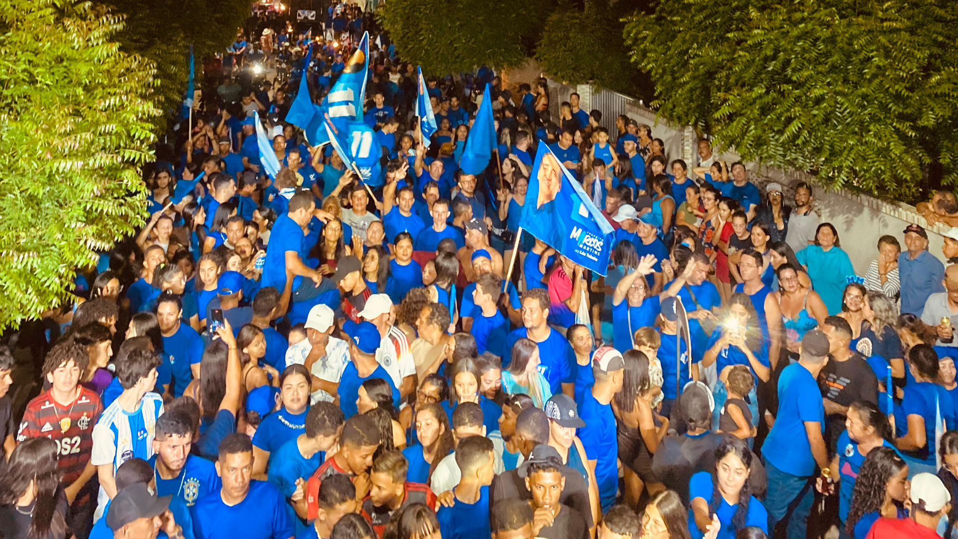 Marí se Rende ao Azul da Esperança: Carreata de Marcos Martins Transforma a Cidade em um Mar de Emoção e Mudança